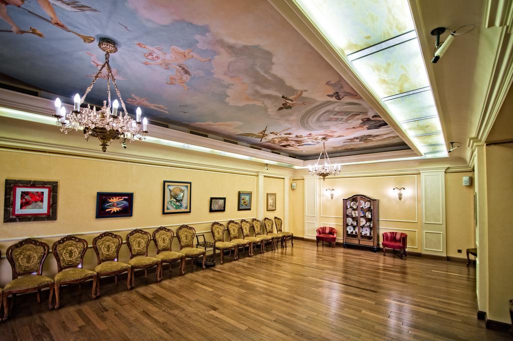 British Club Lviv Exterior foto
